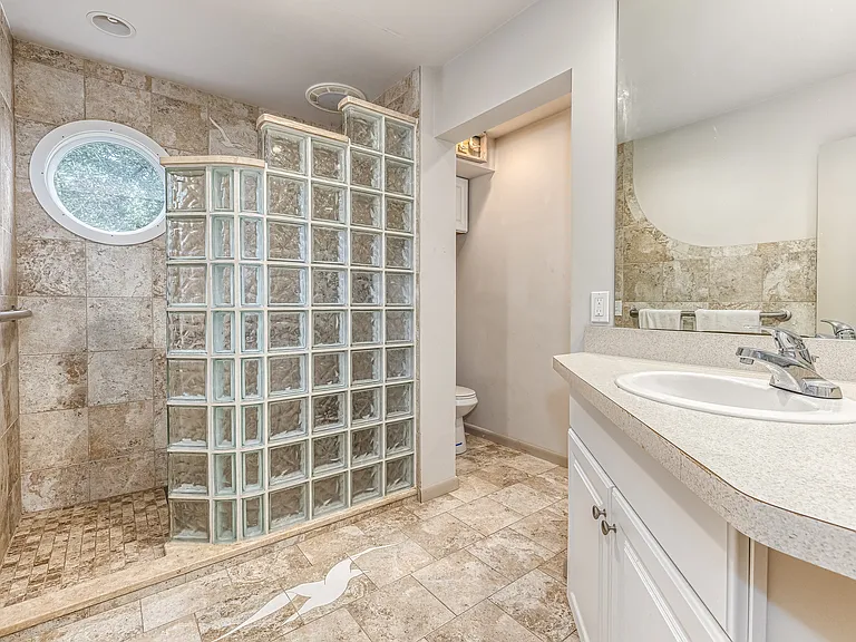 1355 Watersedge Way — Photo 19