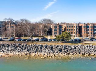 560 Sheridan Sq APT 2, Evanston, IL 60202
