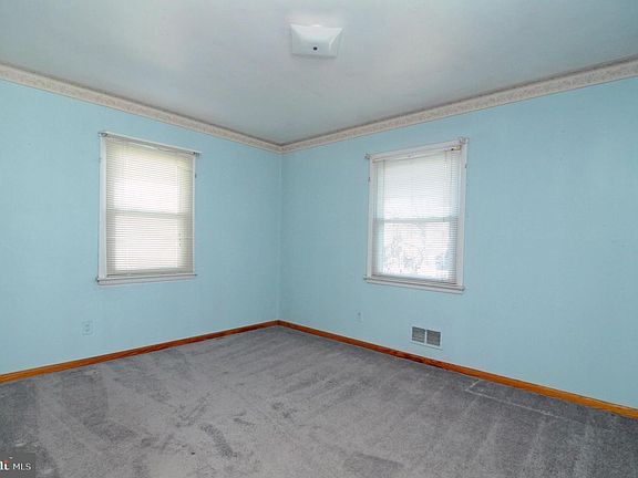 5th image of 108 Linwood Ave