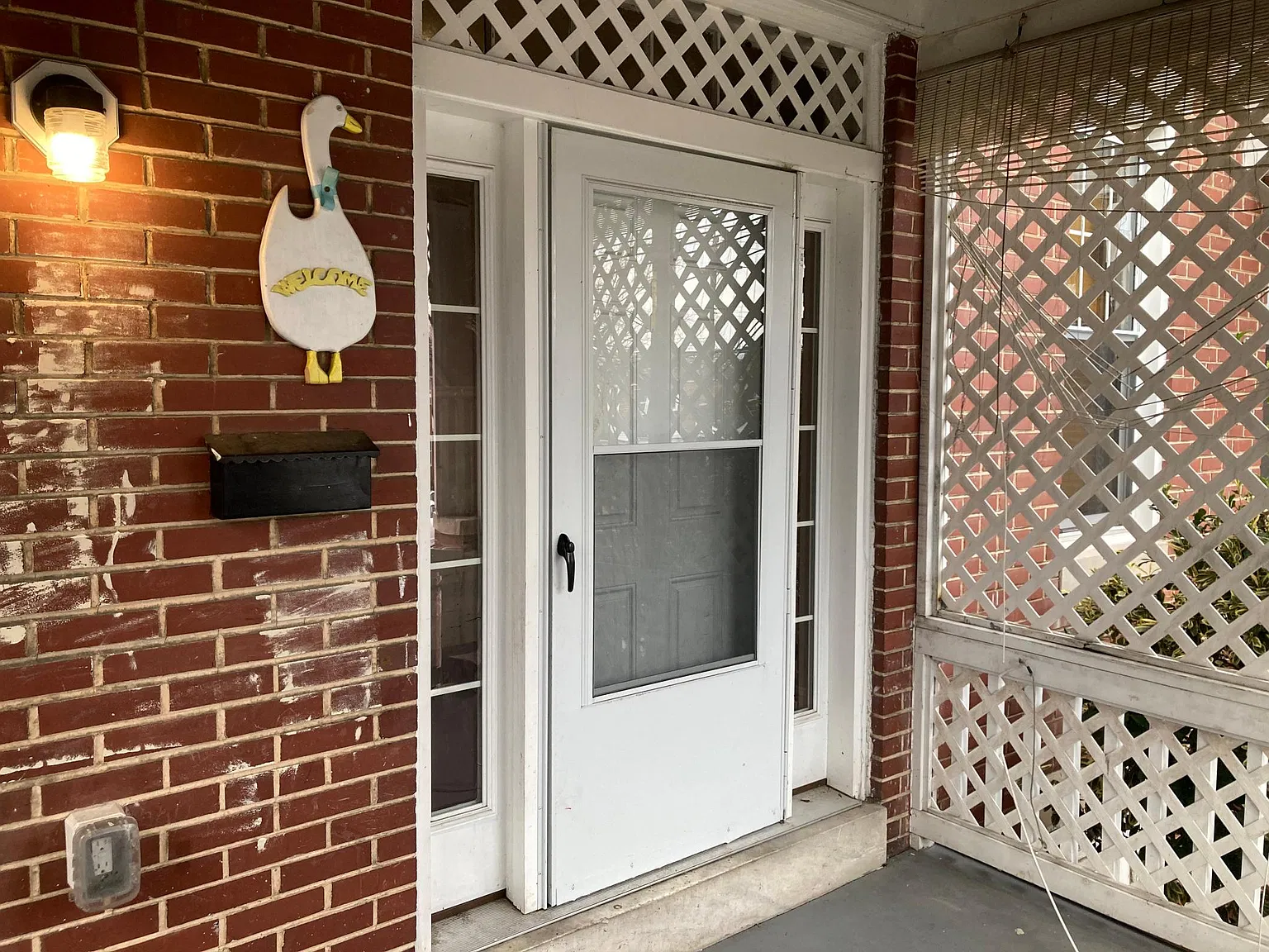 4 bed, 2100 sqft, $1,849 — Photo 3