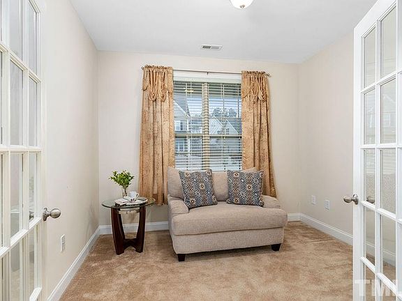 5th image of 35 Sugarberry Ln