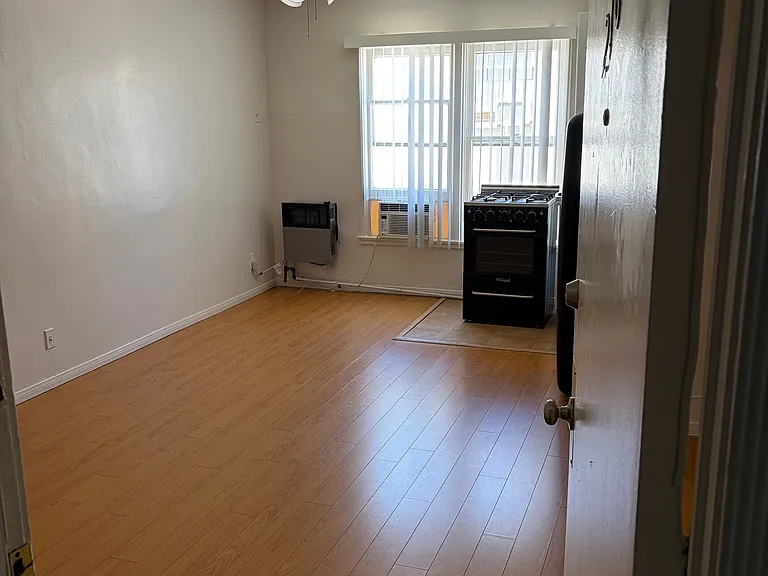 614 Hauser Blvd — Photo 8