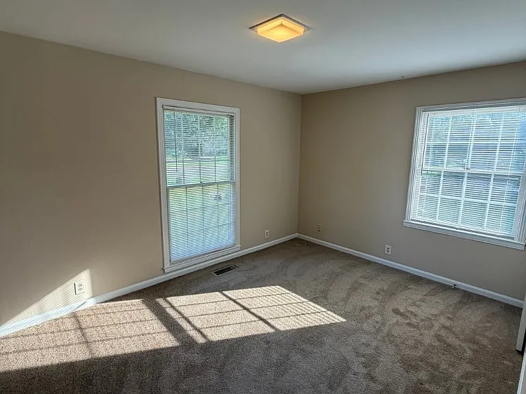 1600 Parklawn Dr — Photo 19