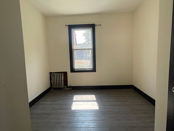 5th image of 15 Vermont Ave #2L