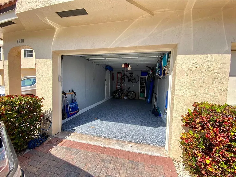 4230 N Ocean Dr — Photo 23