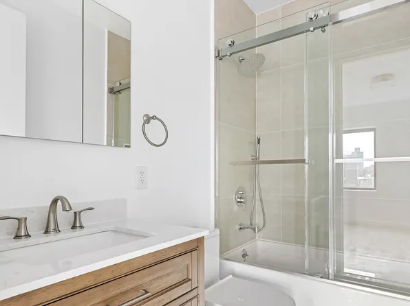 317 Court Street image 10 of 14