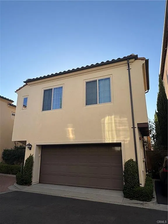 3 bed, 2.5 bath, 1460 sqft, $4,500 — Photo 3