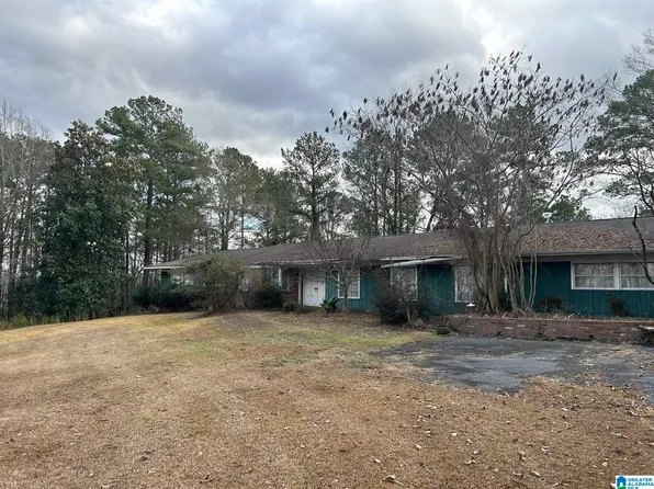 5 Hilltop Rd, Sylacauga, AL 35150