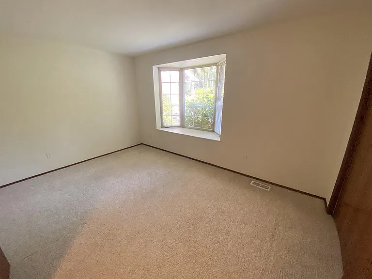 501 E Michelle Dr — Photo 5