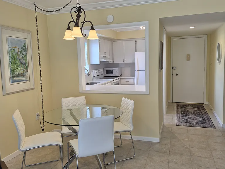 Entrance, kitchen, dining area