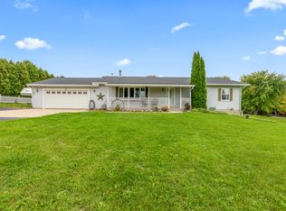 1541 Golden Dr, Hubertus, WI 53033