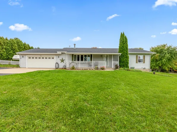 1541 Golden DRIVE, Hubertus, WI 53033