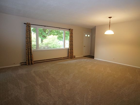 5th image of 411 Country Club Dr