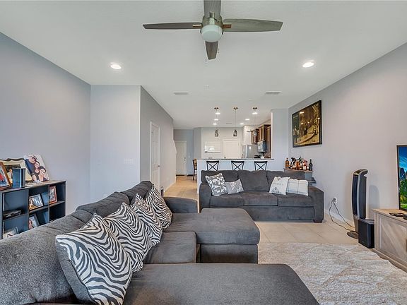 5th image of 1053 Pavia Dr #1053