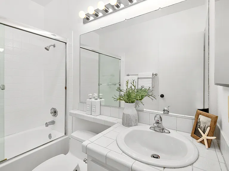 8746 Villa La Jolla Dr #53 — Photo 23