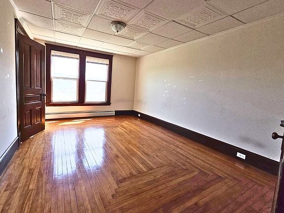 4th image of 659 Southbridge St #2