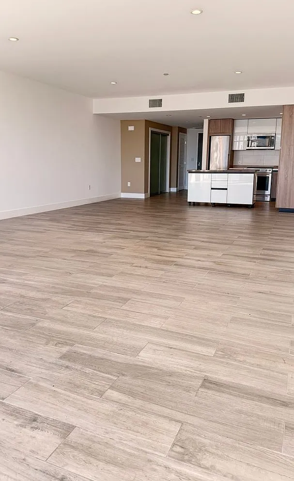 La Brea Regency LLC — Photo 4