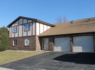 600 Crescenzo Ct, New Lenox, IL 60451