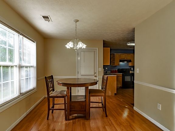 5th image of 20 Stephens Ct