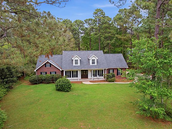 4th image of 108 Hickory Cir