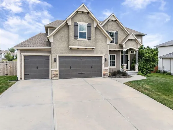 1412 SW Whistle Dr, Lees Summit, MO 64082