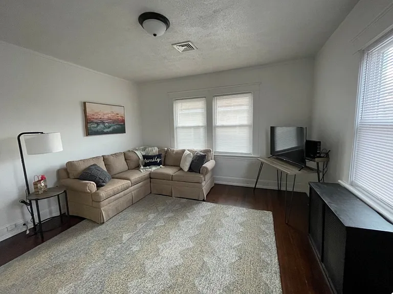 3426 Fort Ave #1 — Photo 1