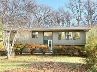 93 Regina Rd, Airmont, NY 10952