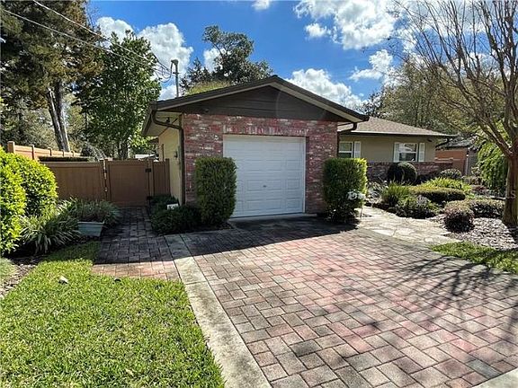 2nd image of 1009 NE 39th Ct