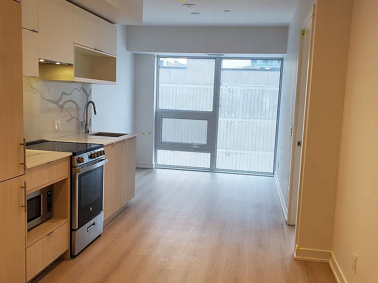 100 Queen St E #1015 — Photo 5