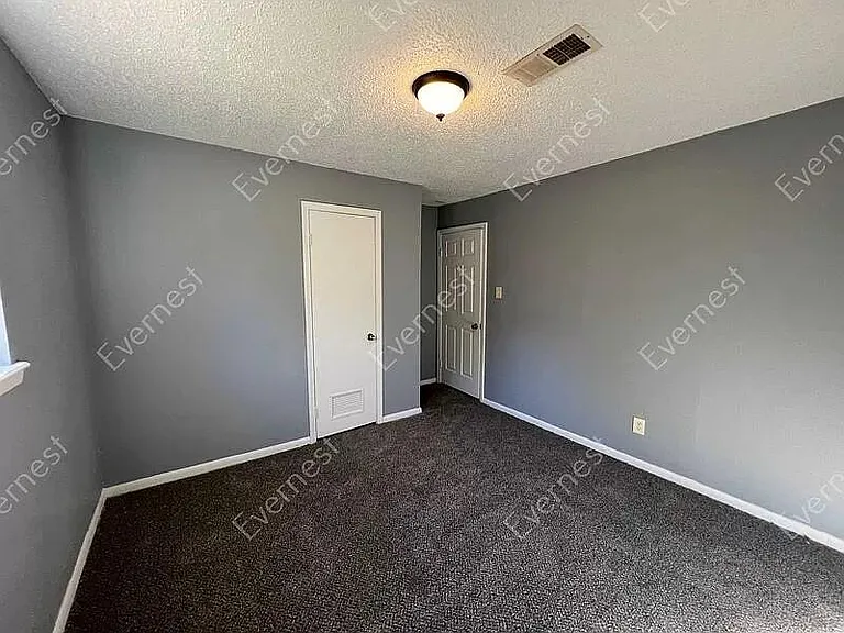 4815 School St #1 — Photo 10