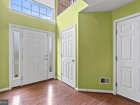 5th image of 200 Blossom Ln
