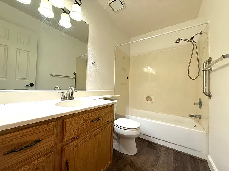 1808 Reading Ln — Photo 8