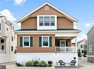 28 W Cape Cod Ln, Long Beach Township, NJ 08008