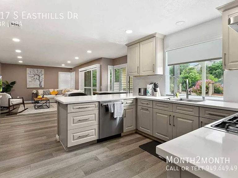 917 S Easthills Dr — Photo 10