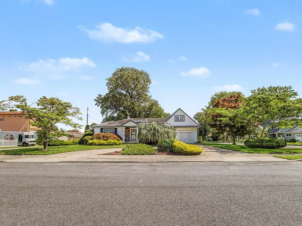 2110 Amherst Ln, Egg Harbor Township, NJ 08234