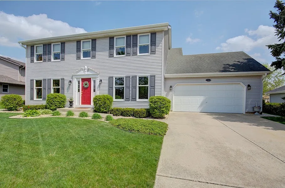 700 Ravinia Dr photo 1
