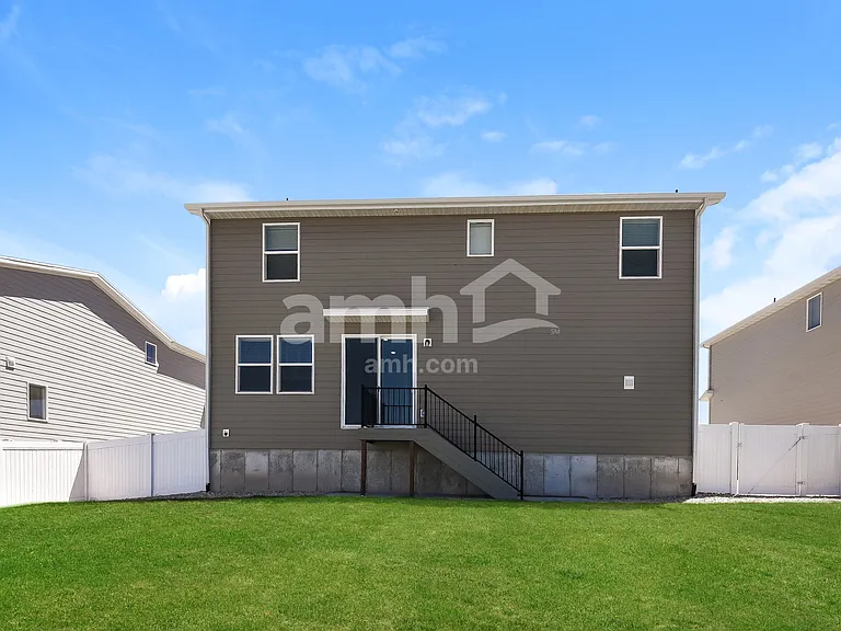 1346 W Mahogany St — Photo 15