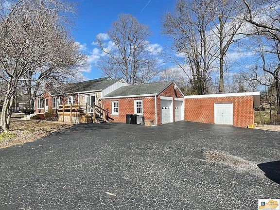 3rd image of 912 Appen Ave