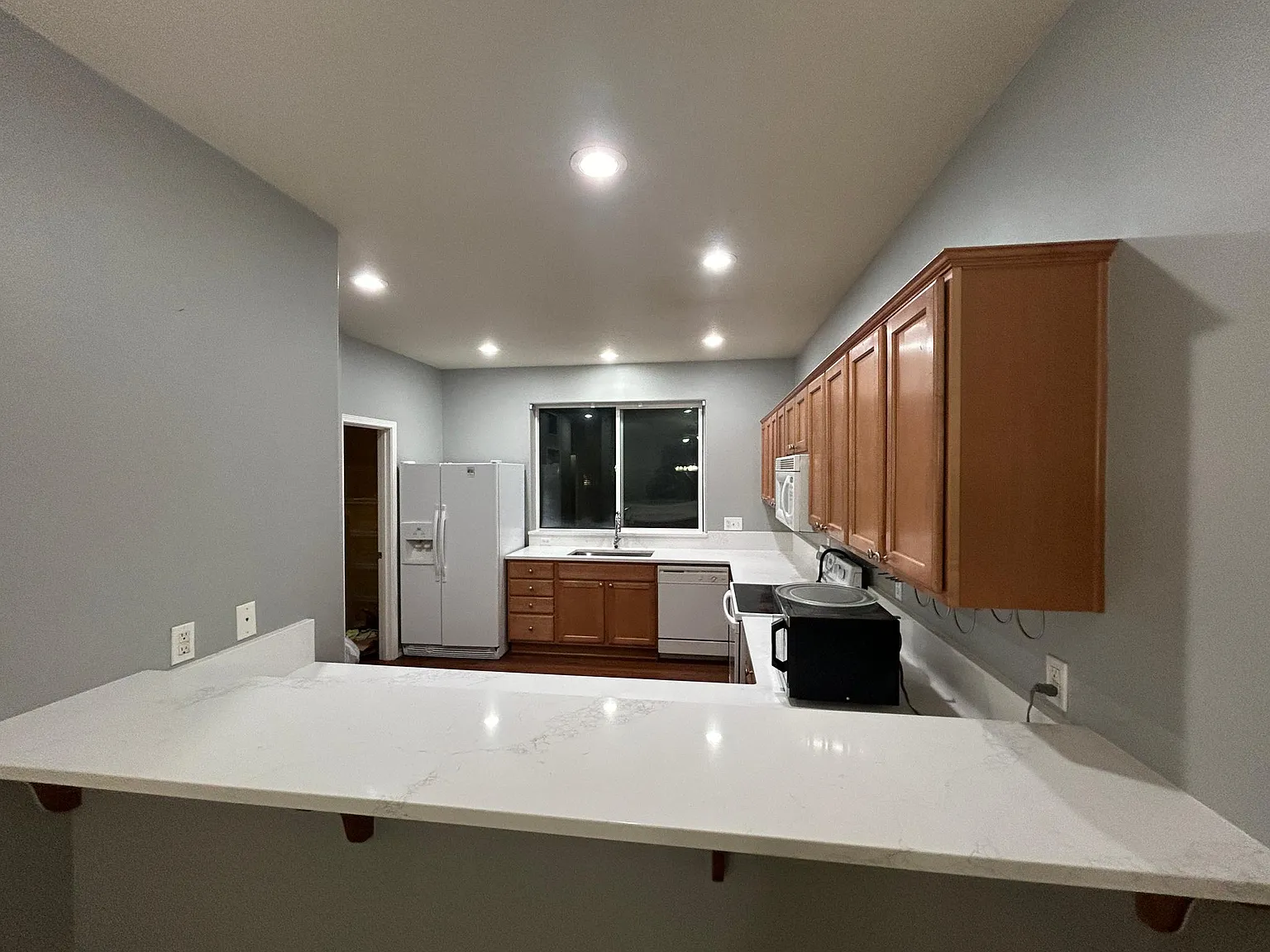 2 bed, 2.5 bath, 1487 sqft, $2,095 — Photo 2