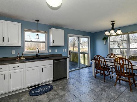 3rd image of 103 Greeley St