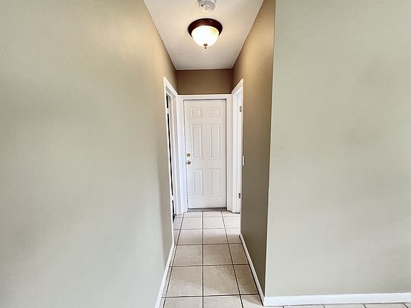 5th image of 1300 S Evergreen Ave
