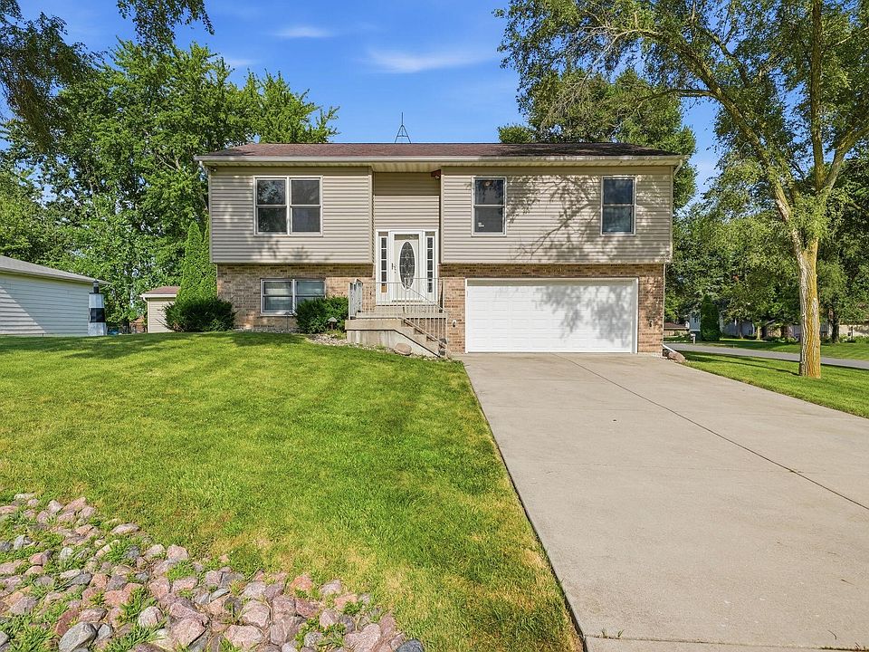 1st image of 3909 Brookside Dr