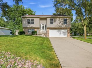 3909 Brookside Dr, Crown Pt, IN 46307