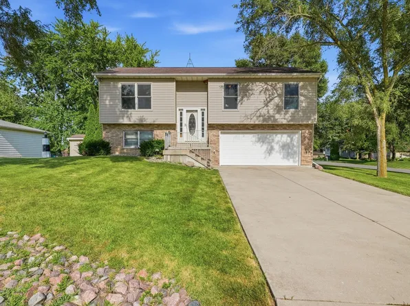 3909 Brookside Dr, Crown Pt, IN 46307