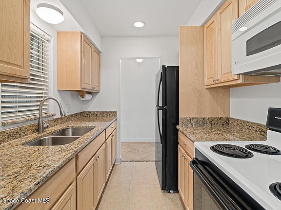 4th image of 351 Taylor Ave #8