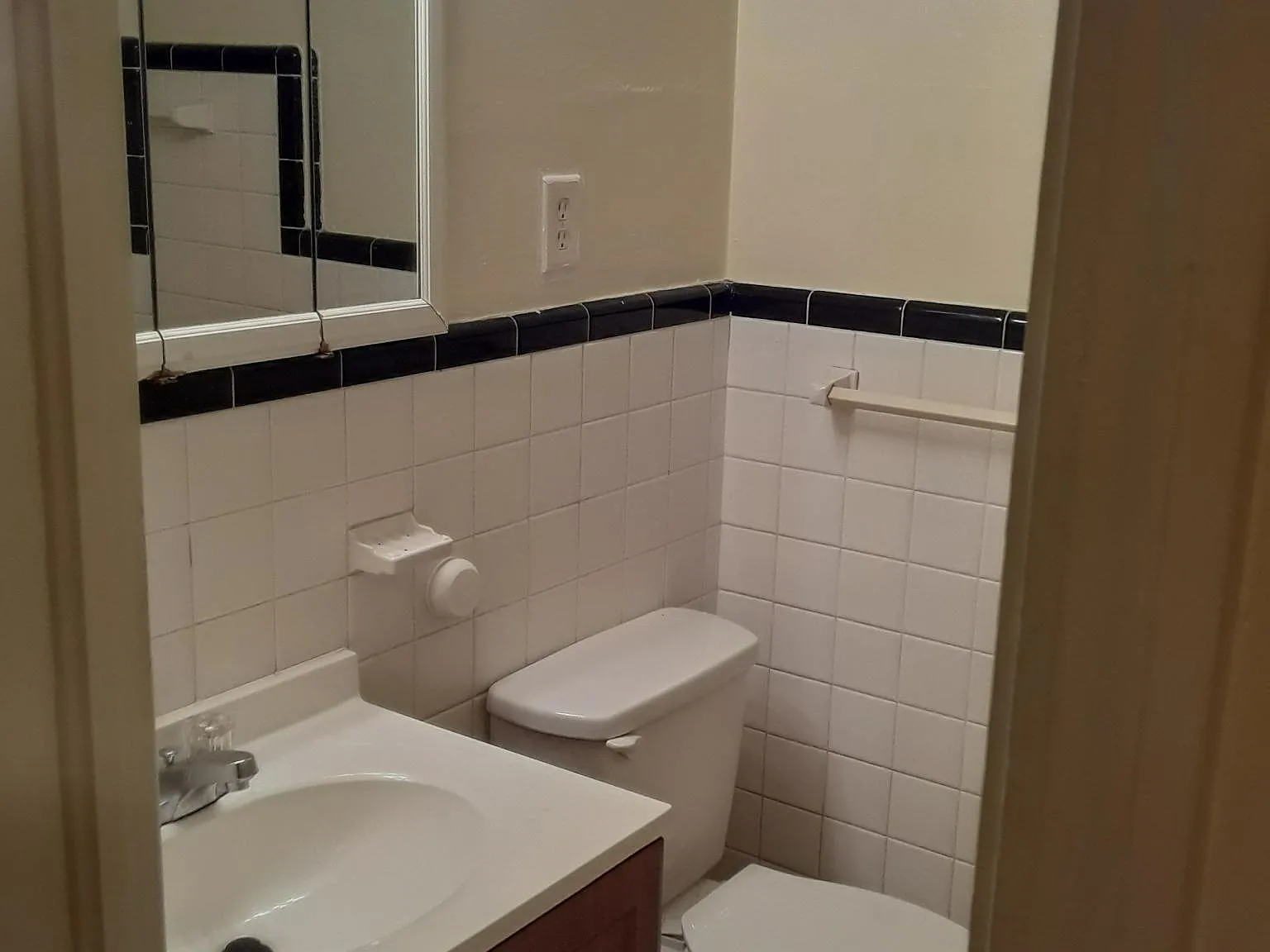2 bed, 750 sqft, $795 — Photo 2