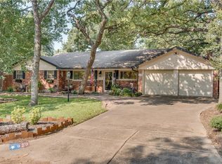 629 Post Oak Dr, Hurst, TX 76053