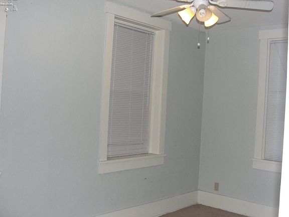 5th image of 324 S Washington St