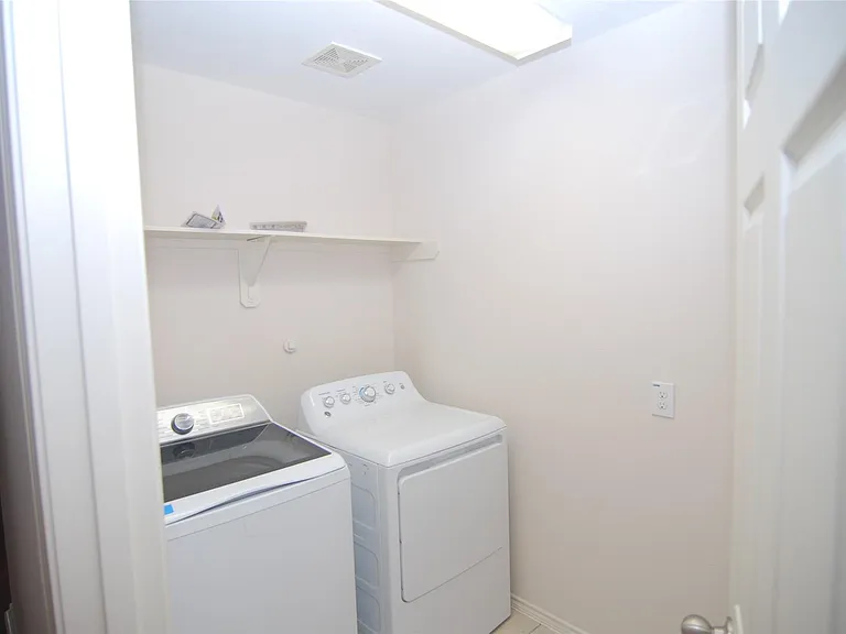 2834 Lockeridge Pines Dr — Photo 17