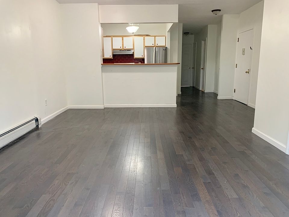 1st image of 48 Underhill Ave #3